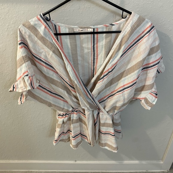 Francesca’s Mi Ami Peplum Top - Picture 1 of 6